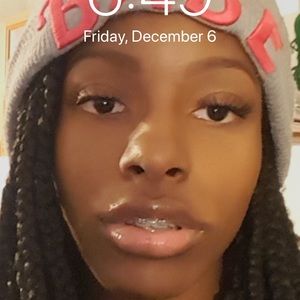 Meet your Posher, Kayla